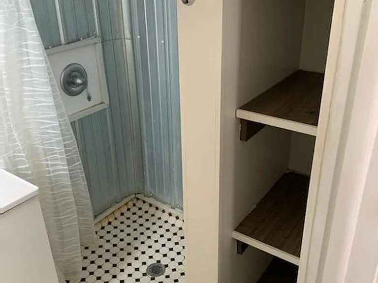 518 Ackley St — Photo 3