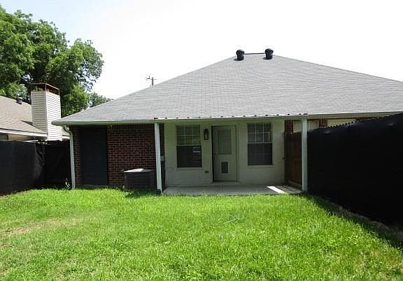 5th image of 6008 Charles Dr #A