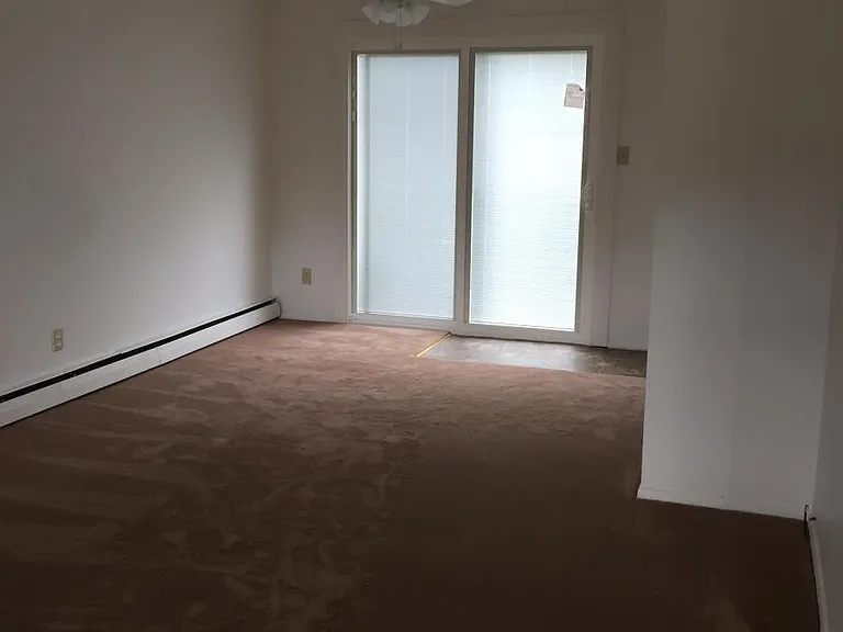 1300 Rosewood Ct — Photo 12