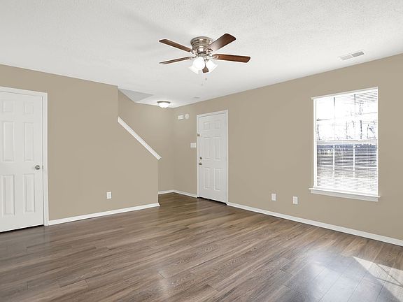 3rd image of 818 Barrington Woods Cv #807