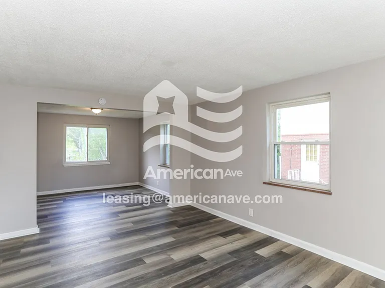619606_004_living_room_4.jpg