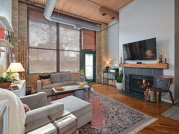 3rd image of 2654 W Medill Ave APT 102