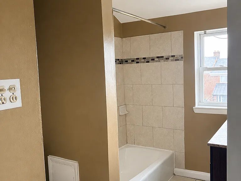 4821 Williston St — Photo 13