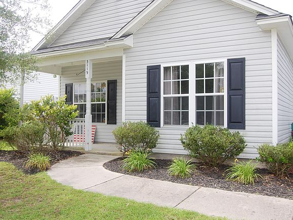 2nd image of 3119 Thistlewood Drive NE