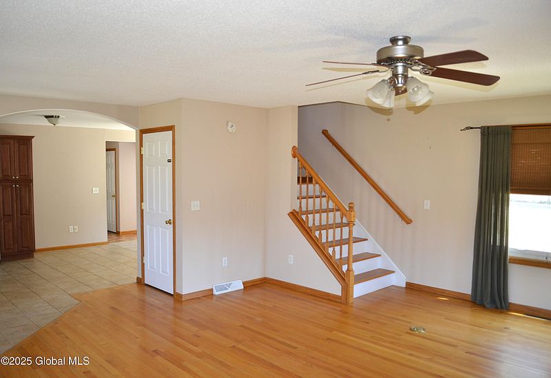 4th image of 32 Pheasant Way