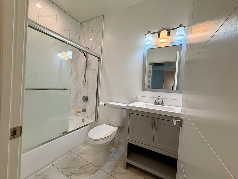 22425 Del Valle St #3 — Photo 7
