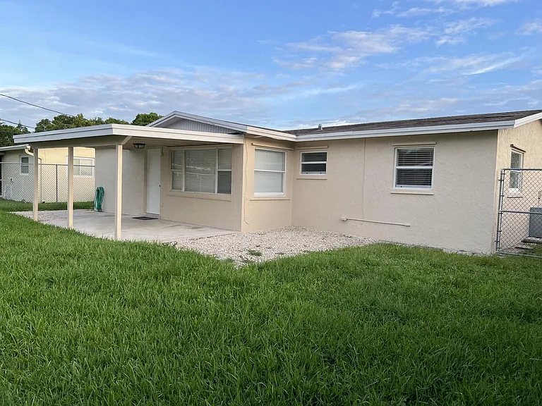 9432 SW 52nd Ct — Photo 22