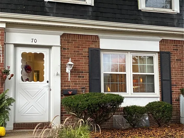 70 Hickory Hill Rd, Buffalo, NY 14221