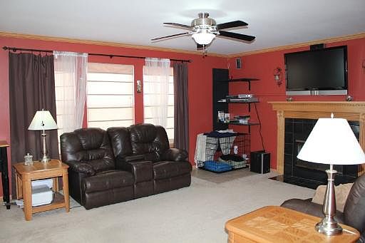 4th image of 16337 Fox Creek Ln