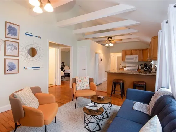 391 Aquidneck Ave, Middletown, RI 02842