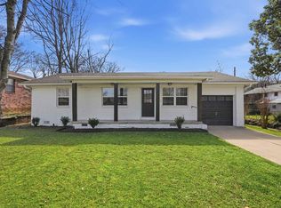 8915 Cloverhill Rd, Little Rock, AR 72205