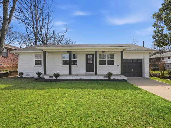 8915 Cloverhill Rd, Little Rock, AR 72205