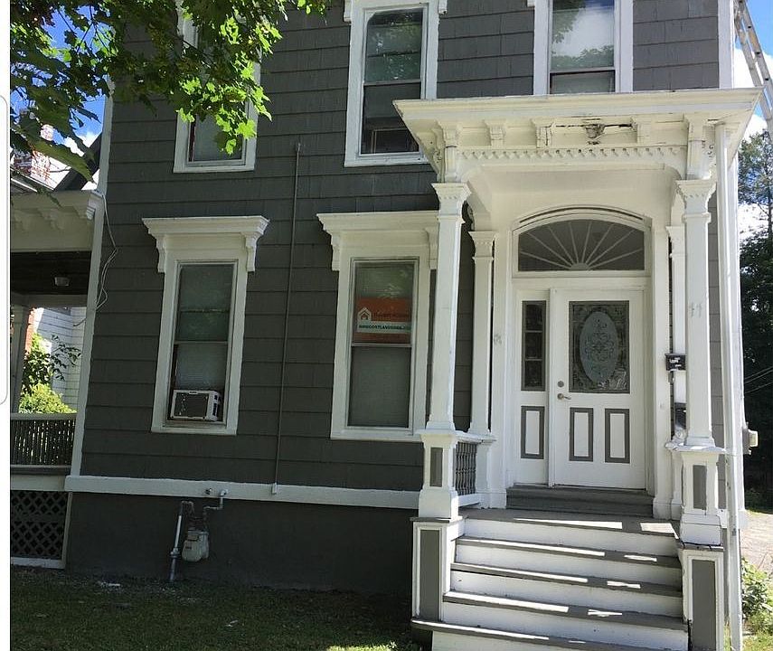 1st image of 11 Reynolds Ave Room 4