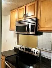 3 bed, 2.0 bath, 1090 sqft, $1,600 — Photo 3