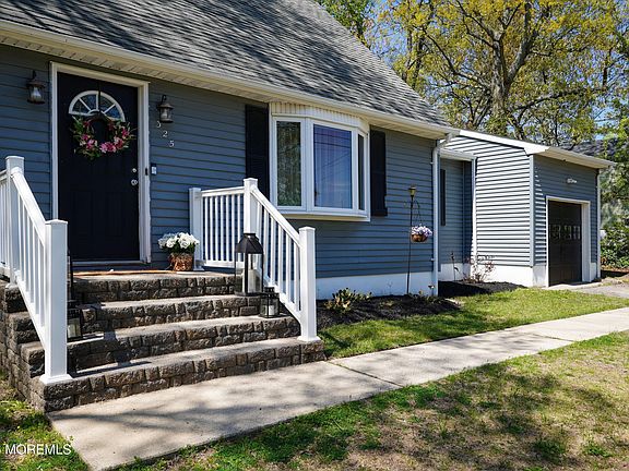 3rd image of 325 18th Avenue
