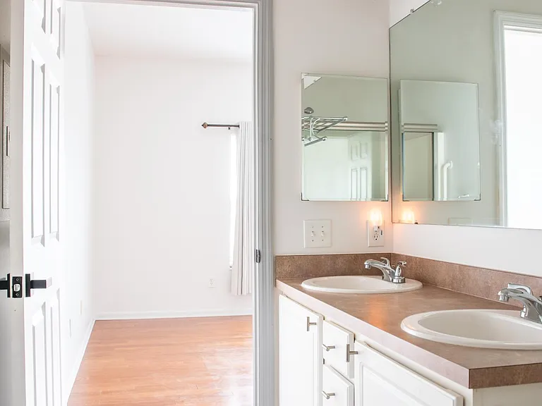 114 Maple Leaf Dr — Photo 15
