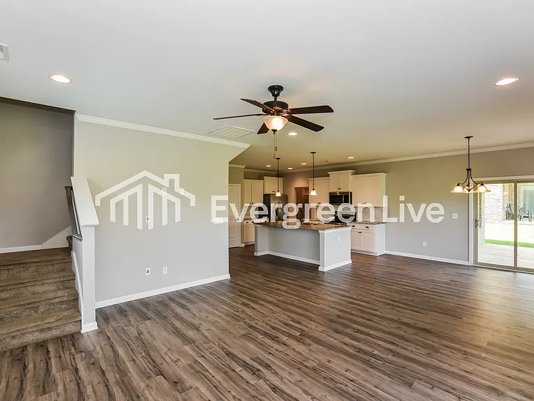 135 White Rock Dr — Photo 3