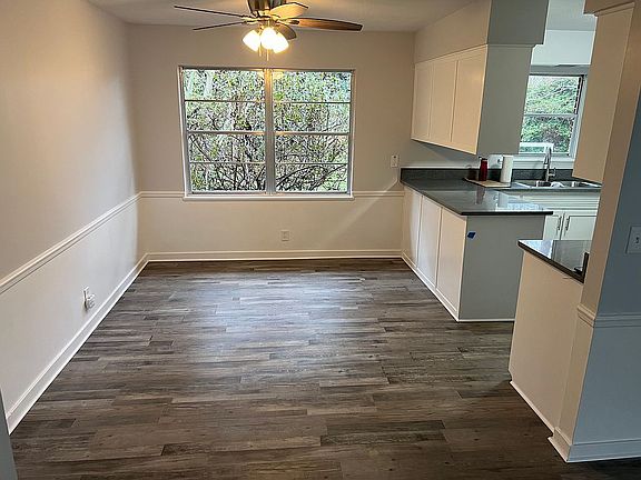 3rd image of 327 Randall Dr