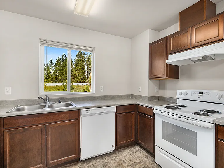 Blue Point Apartments — Photo 15
