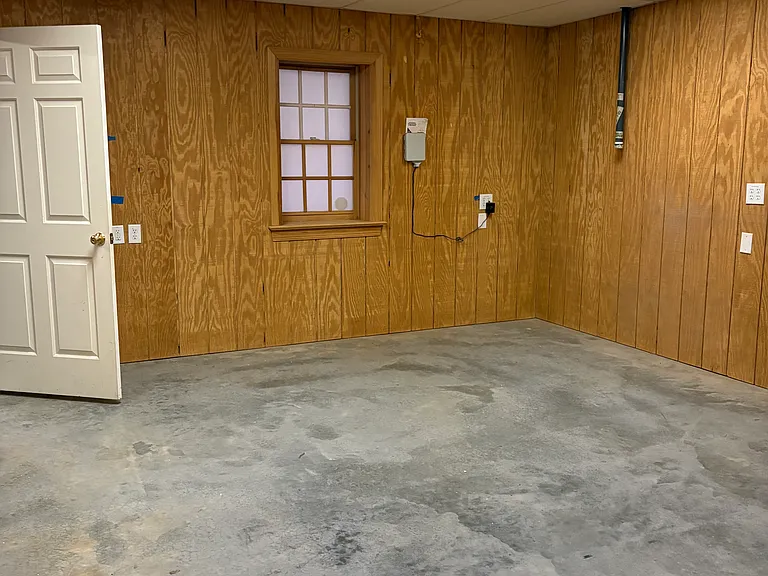 Very large flex space in basement