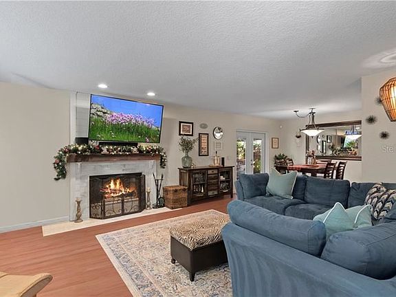 3rd image of 1055 Aragon Ave #1055
