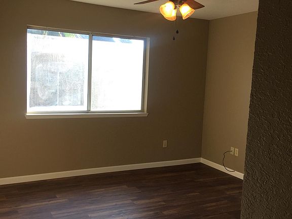 3rd image of 2732 E Parker Ct