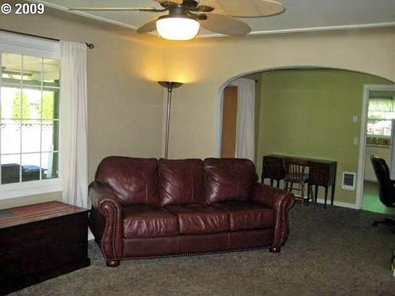 1977 Grant St., Eugene, OR 97405