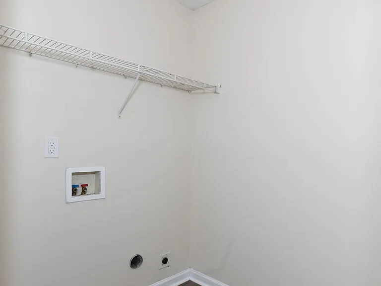 Caroline Ridge Apartments — Photo 16