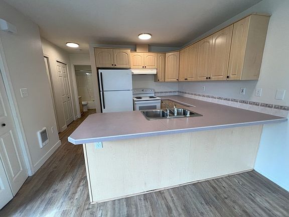 5th image of 121 Iowa Ave APT 3D