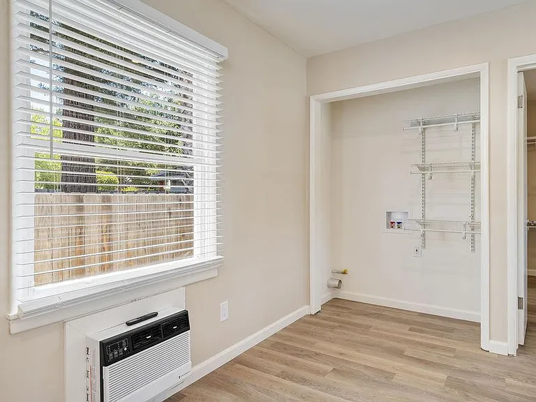 5480 Capistrano Ave #8 — Photo 3