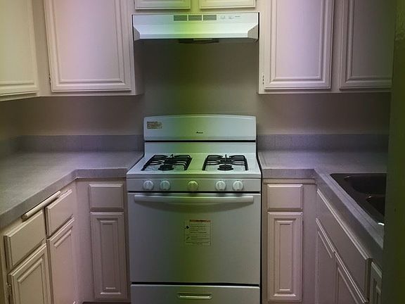 4th image of 926 N Wilmington Blvd APT 28