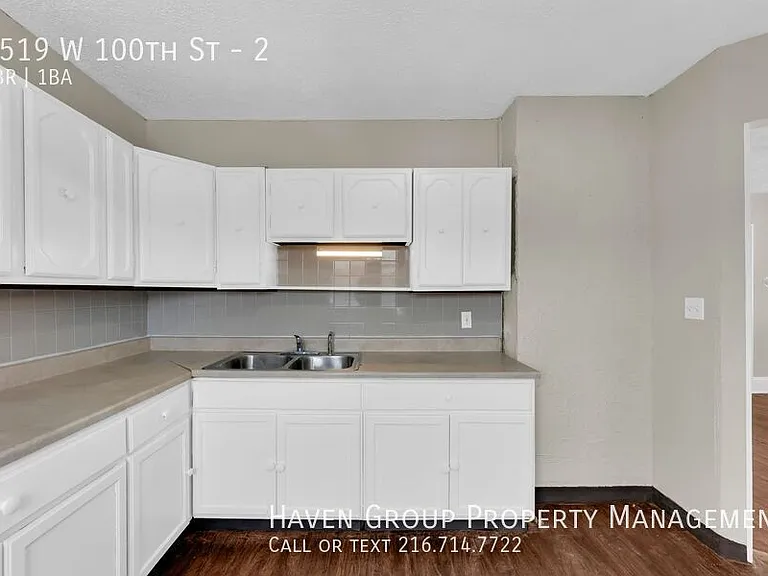 3519 W 100th St #2 — Photo 11