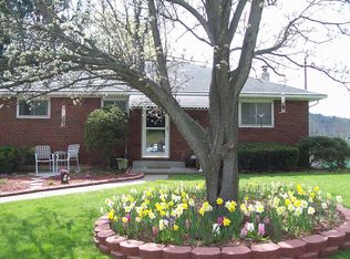 327 Boswell Hill Rd, Endwell, NY 13760