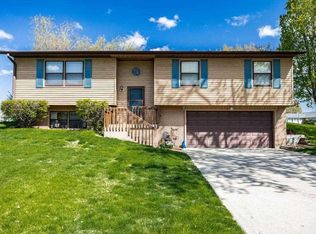 2101 N Ridge Dr, Coralville, IA 52241