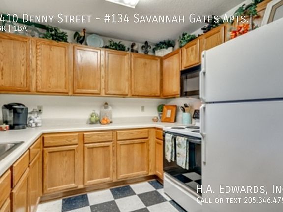 4th image of 2410 Denny St #134