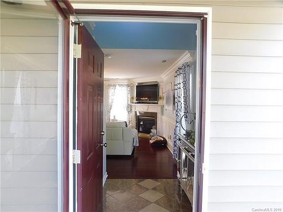 4th image of 5000 Wallace Creek Ln