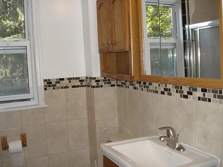 697 Old Marple Rd — Photo 12