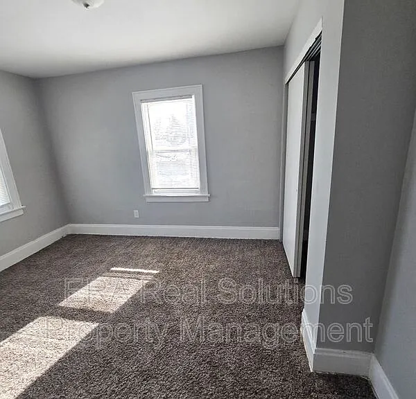 2205 W Sullivant Ave — Photo 12