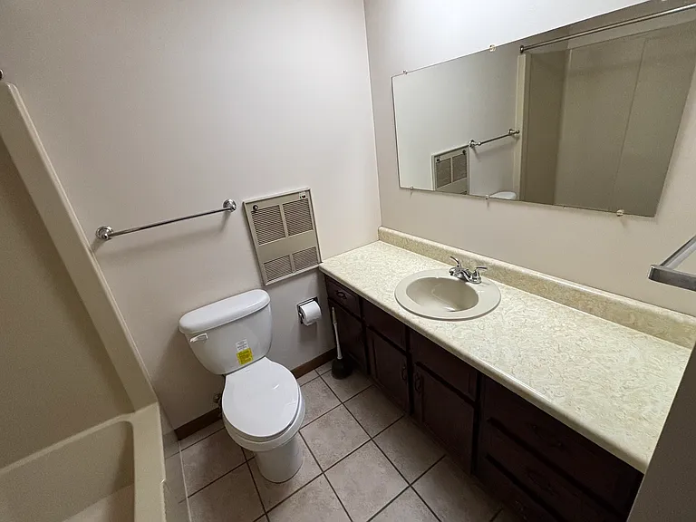 109 W Main St #5 — Photo 7