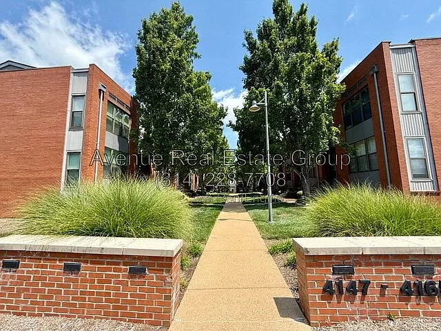 3 bed, 2.5 bath, 1540 sqft, $1,995 — Photo 2