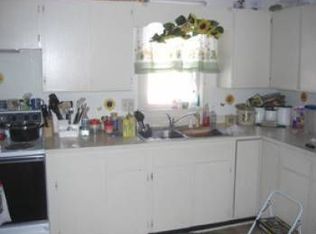 211 E Walnut St, Eldon, IA 52554