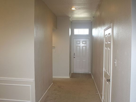3rd image of 9821 Flamingo Ln