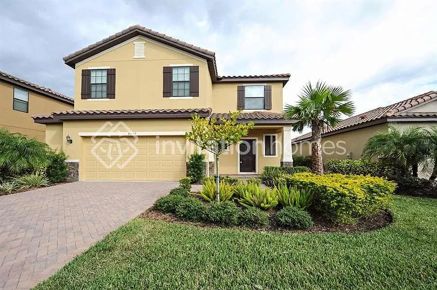 8139 36th St E Sarasota, FL 34243 — Photo 1