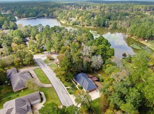 2015 E Lake Dr, Huntsville, TX 77340