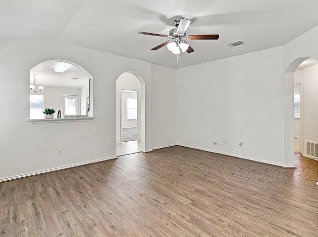 3 bed, 1399 sqft, $1,750 — Photo 4