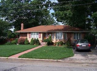 18 Rock Rd, Islip Terrace, NY 11752