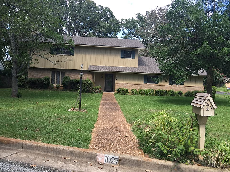 1st image of 1027 Akin Dr