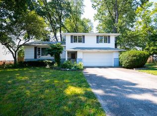 22409 Sandy Ln, Fairview Park, OH 44126