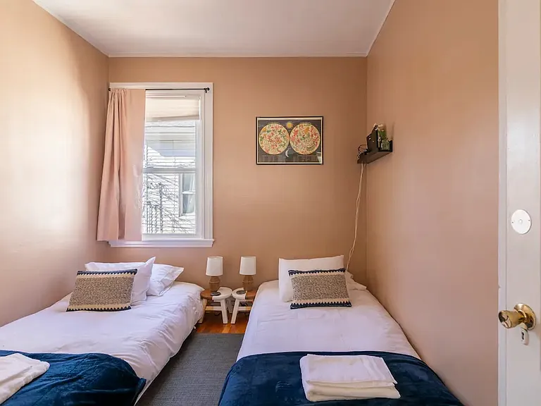 25 Hudson St #2 — Photo 10