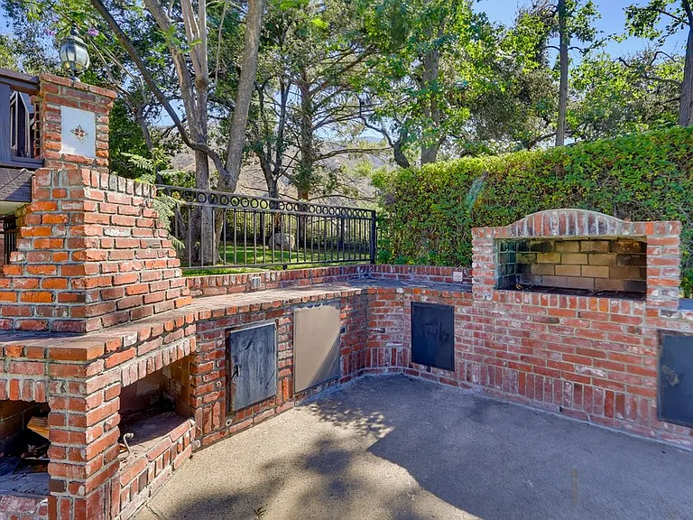 3488 Barhite St — Photo 68